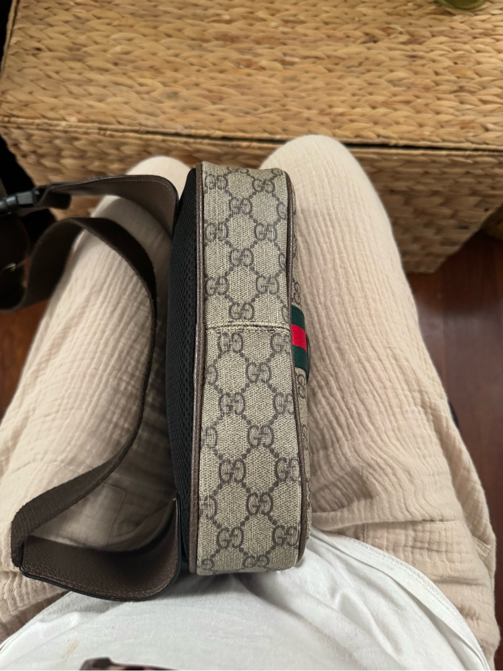 Gucci Beige GG Supreme Crossbody Belt Bag with Green-Red Web - Picture 2 of 7